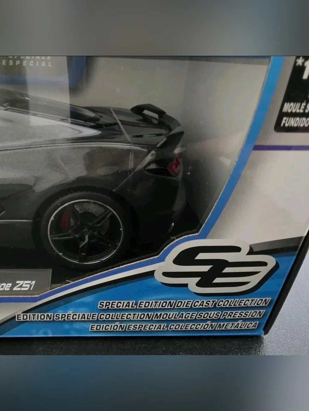 2020 Chevrolet Corvette Stingray Coupe Z51   GRAY Maisto 1:18 Diecast Car NEW